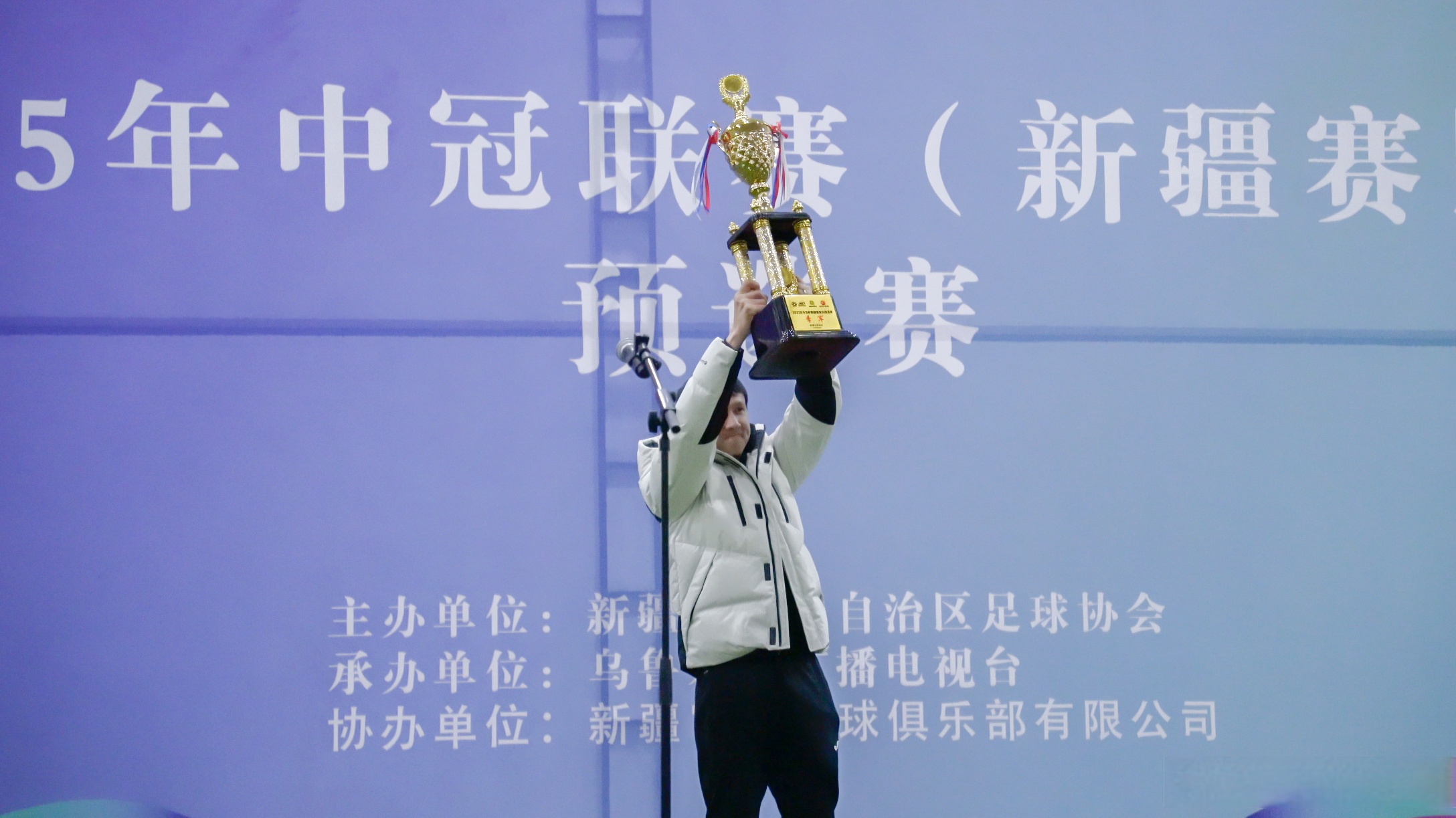 关于马赛训练课后队长鼓劲，志在欧冠名次提升，赛场秩序良好，细节决定成败的信息