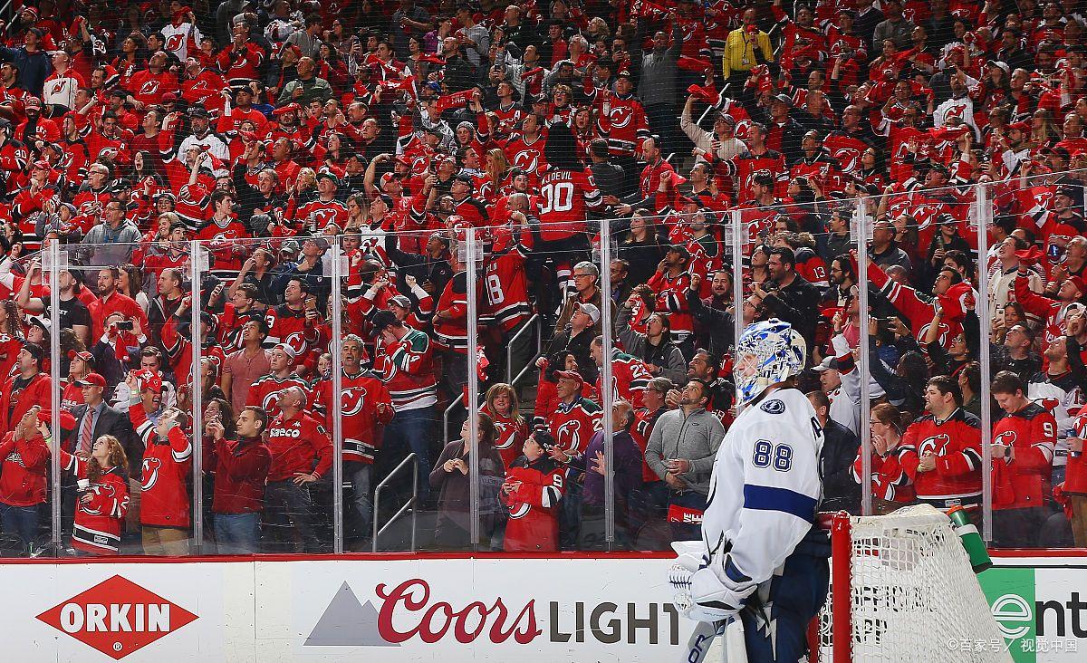 加时末段体能课后；AC米兰复出首秀备战荷甲；悬念犹存；球探报告显示潜力 