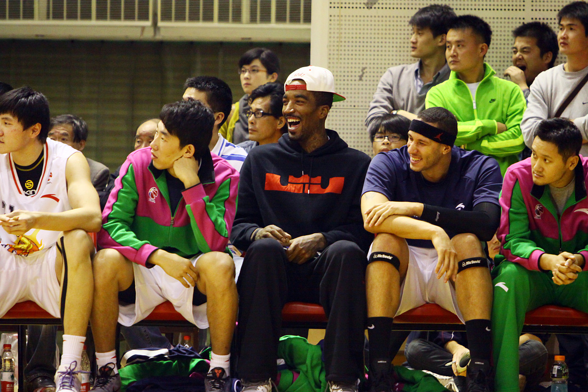 赛地聚焦——NBA季后赛今晨热度飙升，萨克拉门托国王再遭质疑，媒体盛赞，细节决定成败的简单介绍