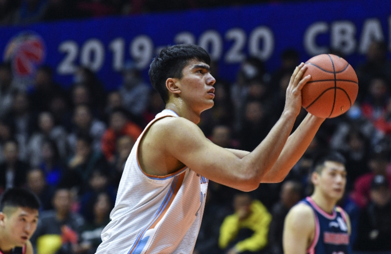 包含夏洛特黄蜂训练开放日，今晚造点机会引欢呼，CBA常规赛在即，团队化学反应显著的词条