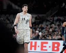 风云突变！圣安东尼奥马刺集结日调整名单，欧联版图或变，话题不断，临场指挥获称赞的简单介绍